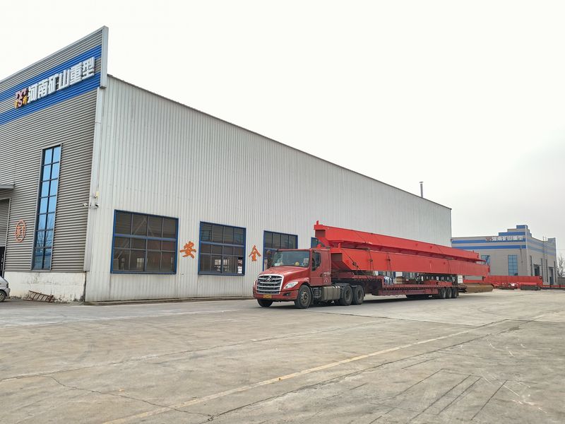兩臺(tái)10噸 跨度28.4米電動(dòng)葫蘆橋式起重機(jī)，發(fā)往山東威海